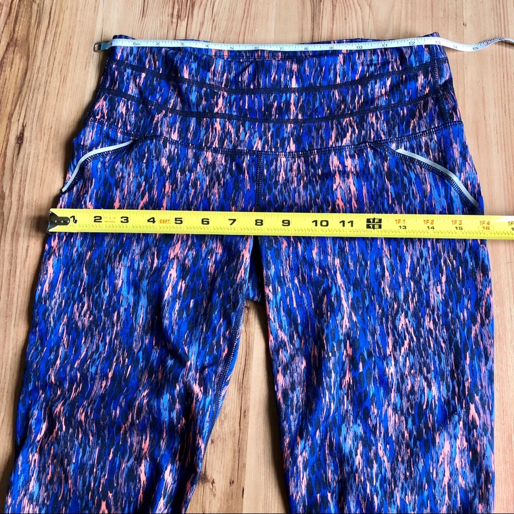 ATHLETA Reptile Relay Capri Leggings Blue Small - Picture 12 of 16